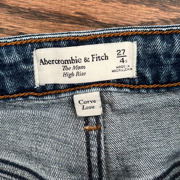 〰️ abercrombie high rise curve love mom jean - Picture 6 of 9